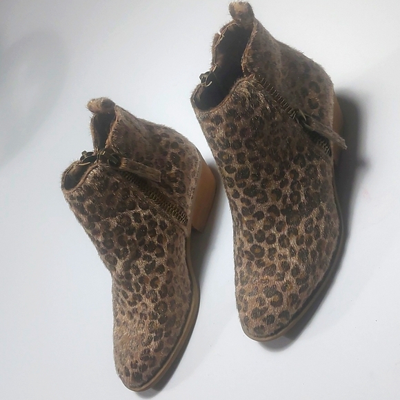Very G Taupe Devine Leopard Print Bootie Size 8.5M - Picture 4 of 15